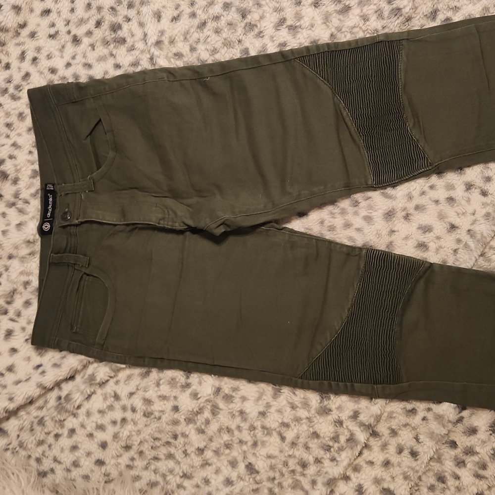 Akademiks jeans